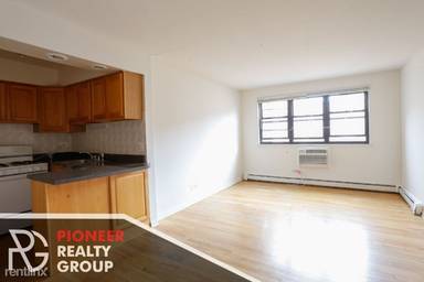 Main picture of 530 W Aldine Ave