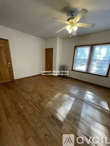 Main picture of 4844 N Rockwell St