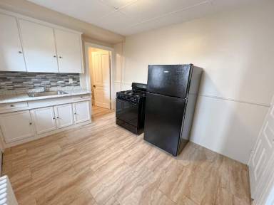 Main picture of 115 E 5th Ave