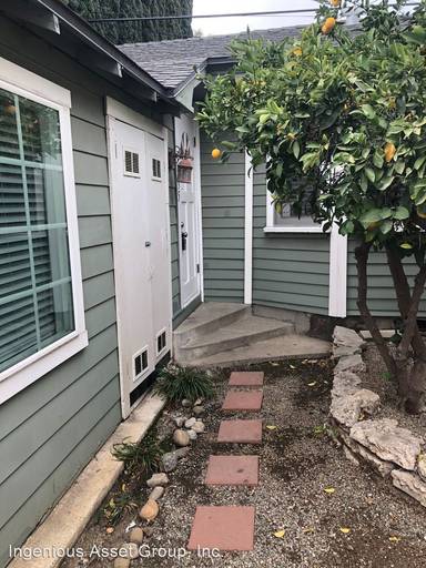 Main picture of 935 1/2 N Vista St