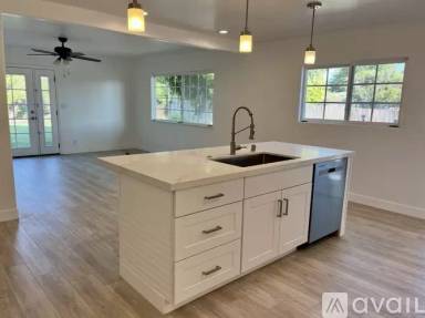 Main picture of 3445 Valley St