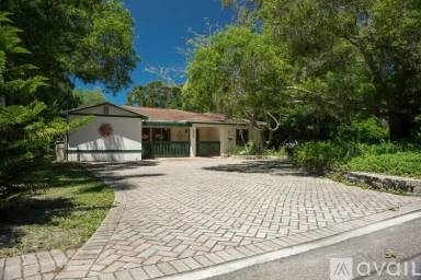 Main picture of 1018 Pinebrook Dr