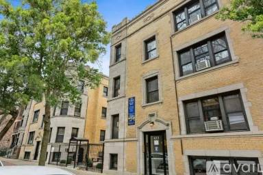 Main picture of 433 W Belden Ave