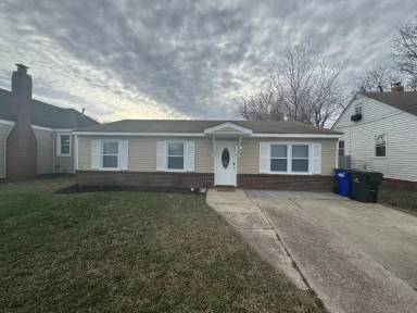 Main picture of 2411 Rush St