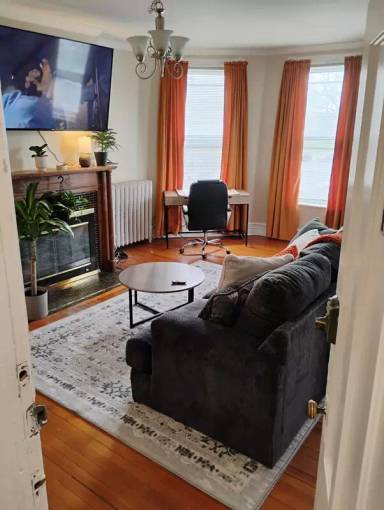 Main picture of 9 Woodlawn Avenue