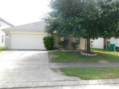 Main picture of 21522 Skyla Cir