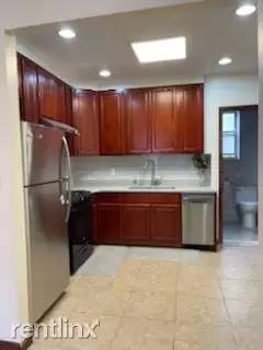 Main picture of 73 Bay 26th St