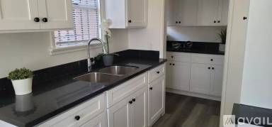 Main picture of 6027 S Victoria Ave