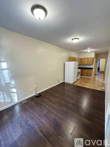 Main picture of 136 N 5th St