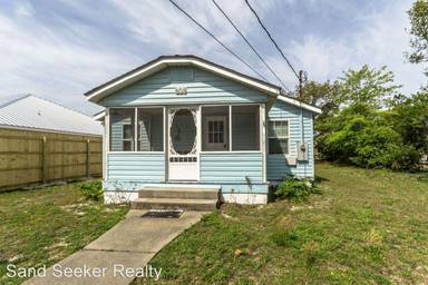 Main picture of 608 Gardenia St