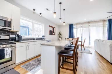 Main picture of 3312 W Diversey Ave