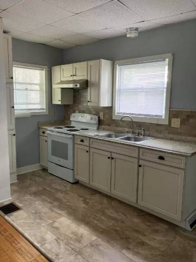 Main picture of 2722 Franklin St