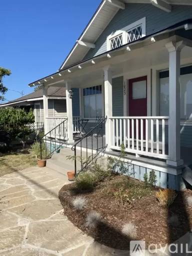 Main picture of 1023 E Ortega St