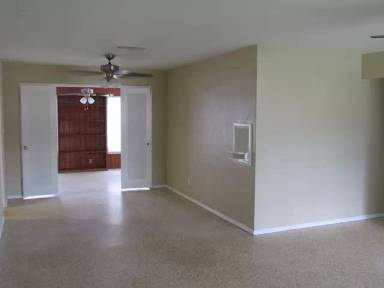 Main picture of 3035 Wood St