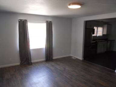 Main picture of 205 W 21st St