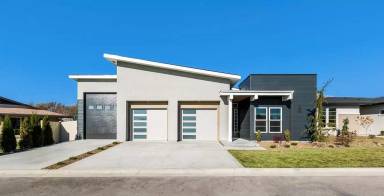 Main picture of 584 W Carnelian Ln