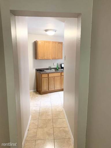 Main picture of 585 E 21st St