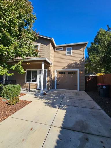 Main picture of 500 - 552 Gray Ct