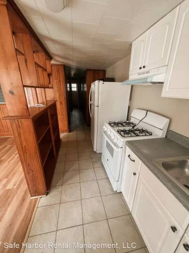 Main picture of 213 3rd St SE