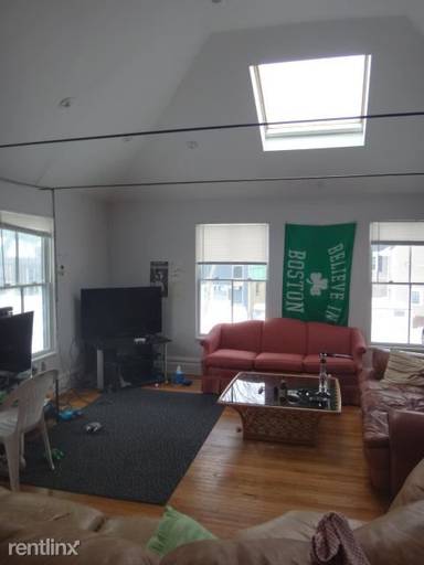 Main picture of 89 Cedar St