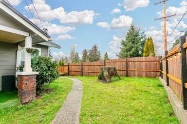 Main picture of 8816 Yakima Ave