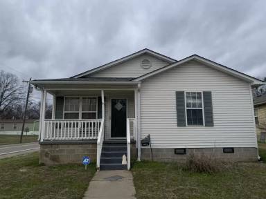 Main picture of 64 S Main St