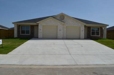 Main picture of 1204 Vanguard Ln