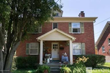 Main picture of 2348 Payne St