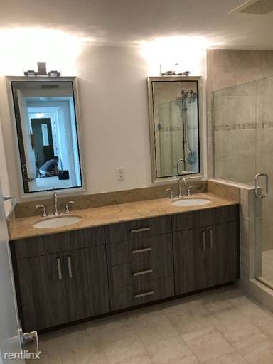Main picture of Water's Edge Condominium