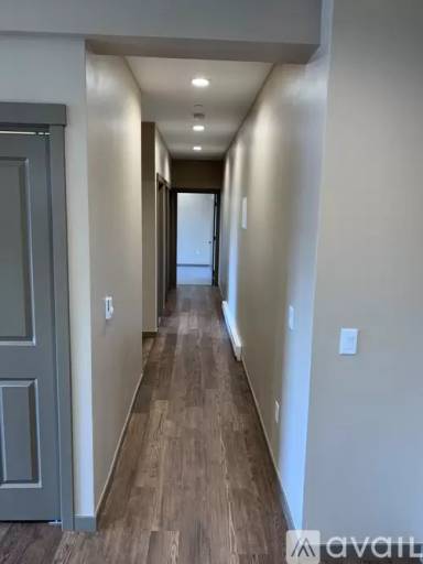 Main picture of 2832 Overlook Blvd