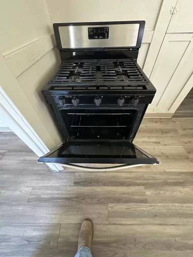 Main picture of 2238 Martin Luther King Jr Way