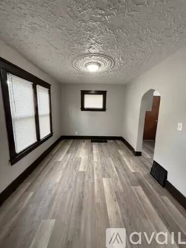Main picture of 437 Bonnie Brae Ave SE