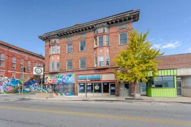 Main picture of 605 Main St