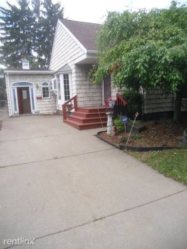 Main picture of 68 Grand Blvd