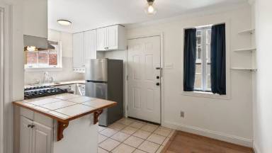 Main picture of 2102 Olive St