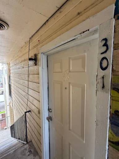 Main picture of 1808 E 66th Pl