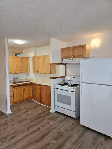 Main picture of 1559B Thurston Ave