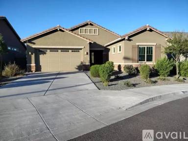Main picture of 521 S 197th Ln