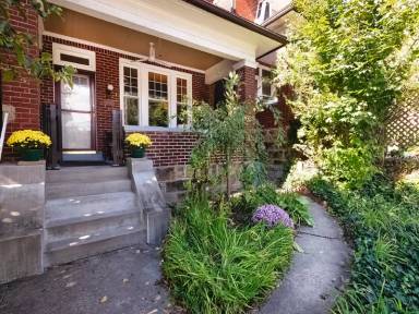 Main picture of 2834 Shady Ave
