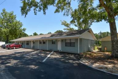 Main picture of 411 Braxton Ave