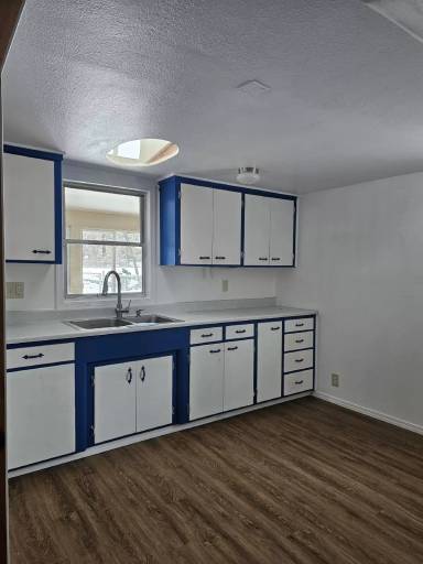 Main picture of 3336 Sunset Ln