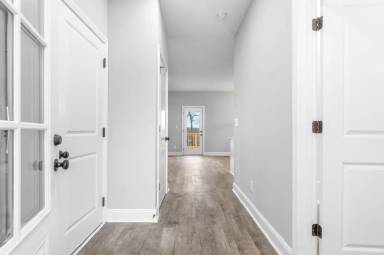 Main picture of 2129 Powell Rd