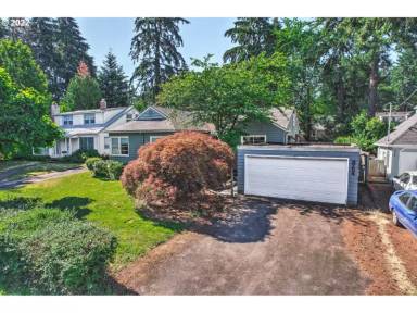 Main picture of 9754 NE Prescott St