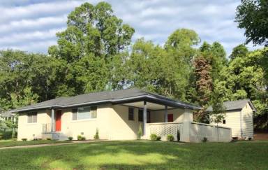 Main picture of 447 Plum St