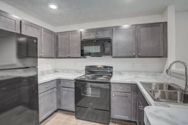 Main picture of 1600 Athens Dr