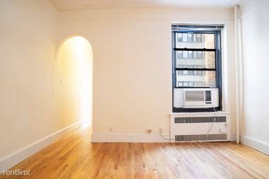 Main picture of 119 E 89th St