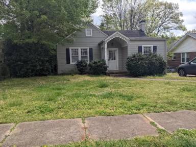 Main picture of 18 E Augusta Pl
