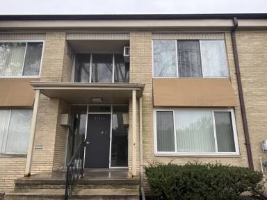 Main picture of Village Crest Condominiums