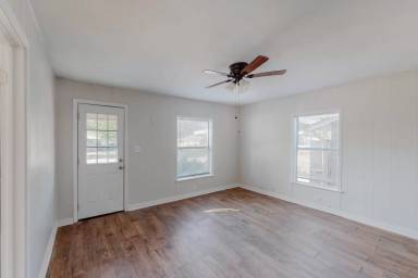 Main picture of 218 Poindexter Ave