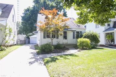 Main picture of 7 W Capistrano Ave